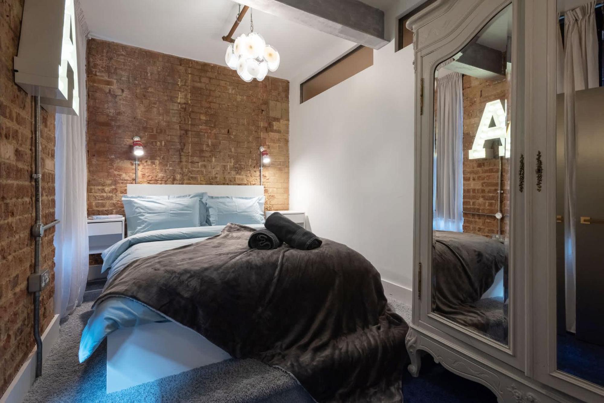 Amazingly Luxurious Loft Apartment, Soho - 3 Bedrooms, 2 Bath & Office London Eksteriør bilde