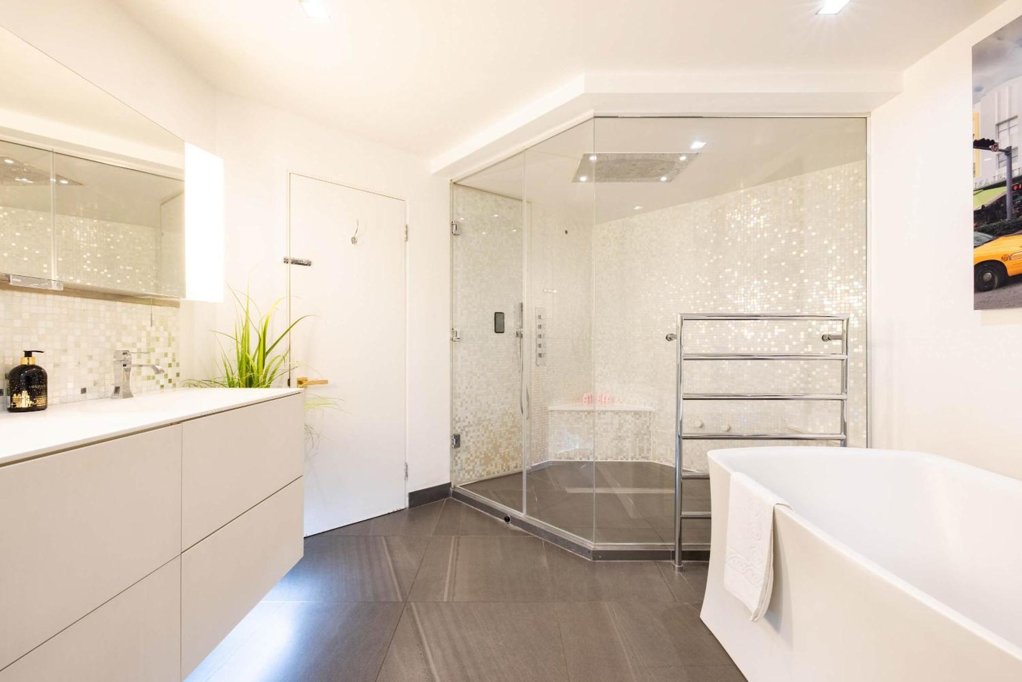 Amazingly Luxurious Loft Apartment, Soho - 3 Bedrooms, 2 Bath & Office London Eksteriør bilde
