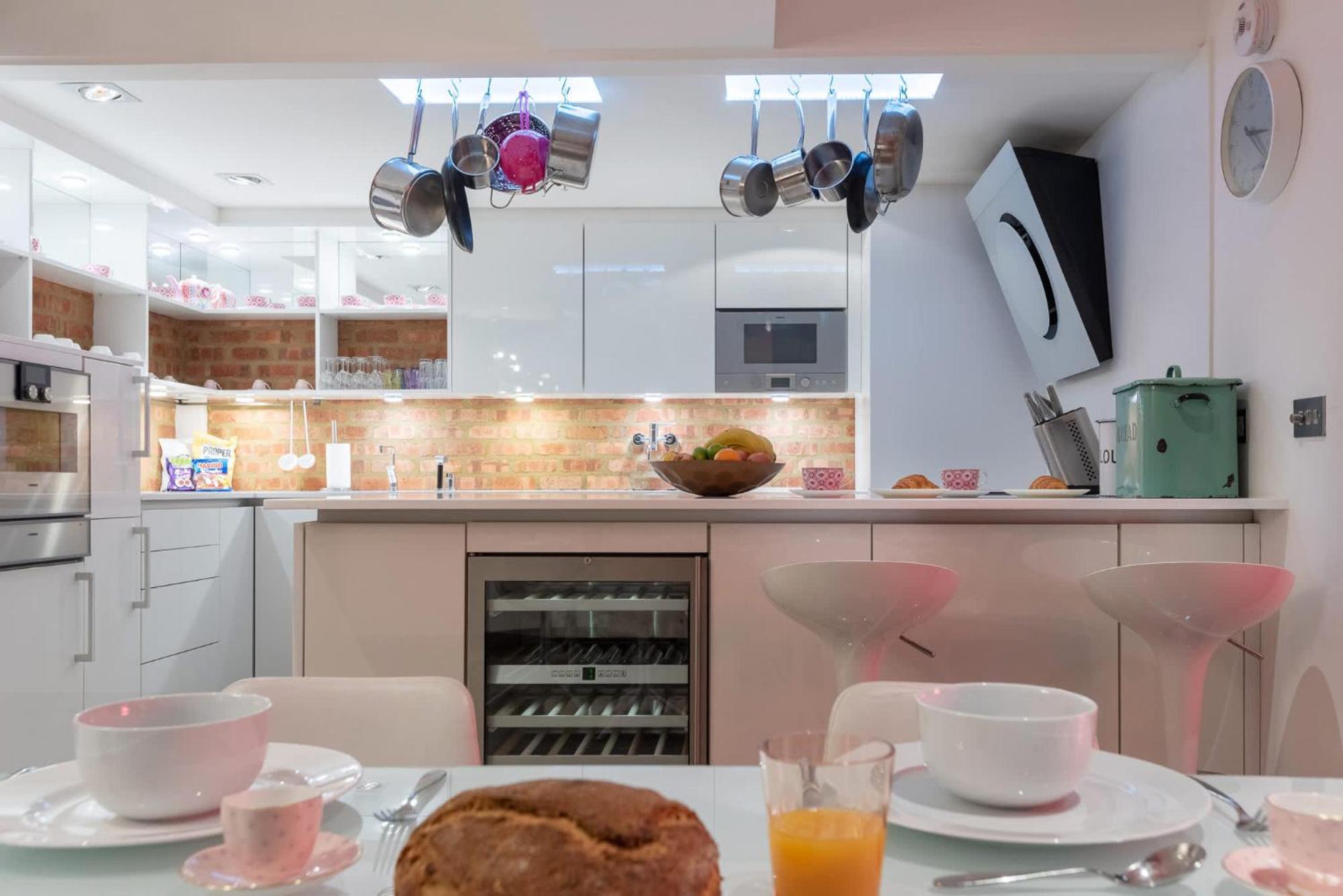 Amazingly Luxurious Loft Apartment, Soho - 3 Bedrooms, 2 Bath & Office London Eksteriør bilde