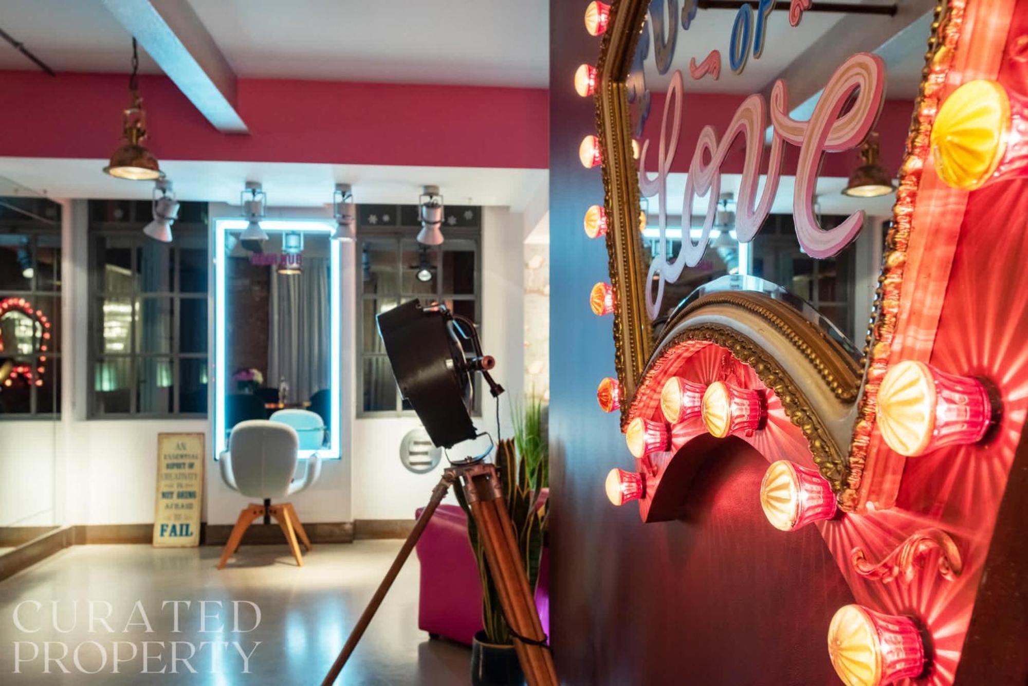 Amazingly Luxurious Loft Apartment, Soho - 3 Bedrooms, 2 Bath & Office London Eksteriør bilde